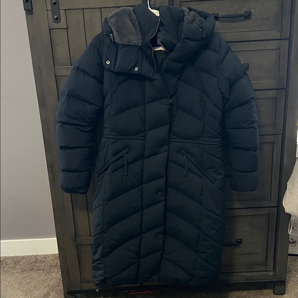 Columbia Black down parka